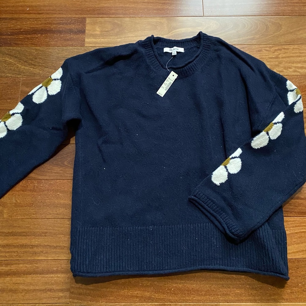 Madewell cropped sweater with flower sleeve detail, NWT, size XS